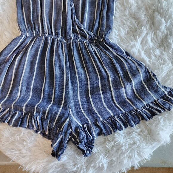 Kori Sleeveless Striped Romper  - Picture 11 of 15